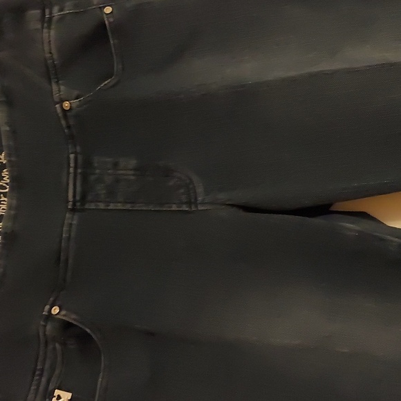 Belle by Kim Gravel Flexibelle Pedal Pushers. - Picture 2 of 8